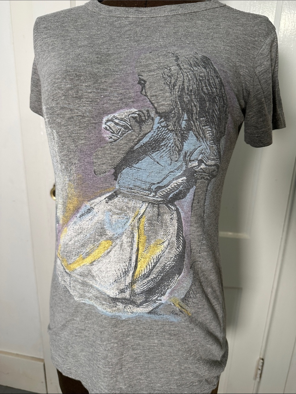 Junk Food Vintage 90s Alice in Wonderland T Shirt Disney Disneyland Disney World - Picture 2 of 8